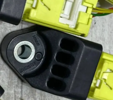 Toyota Yaris Airbag deployment crash/impact sensor 89831-02140