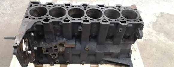 BMW 5 E60 E61 Engine block MNC9101M3 31865926 11110392304