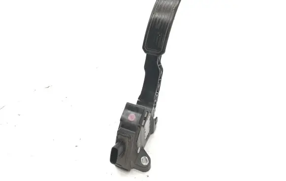 Toyota Avensis T270 Accelerator throttle pedal 7811002020