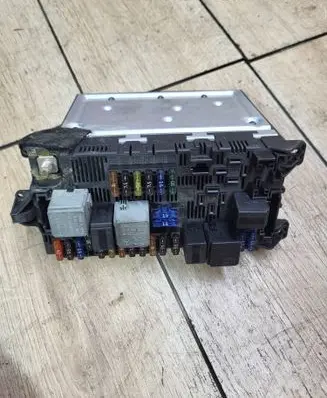 Mercedes-Benz E W211 Fuse module 2115453101 071832