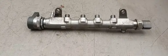 Volkswagen PASSAT B7 Fuel main line pipe 057130764AB 0281006075 04L906054