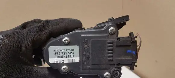 Audi A4 S4 B7 8E 8H Accelerator throttle pedal 6PV00777008 8E2721523