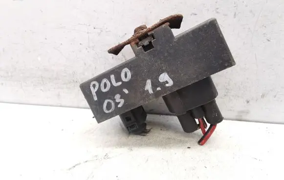 Volkswagen Polo Coolant fan relay 1J0919506M