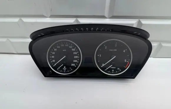 BMW 5 E60 E61 Speedometer (instrument cluster) 62109177263 110080213 9177263