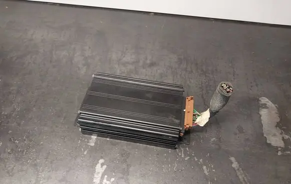 Audi A6 S6 C5 4B Sound amplifier 185672-001 265030 185673