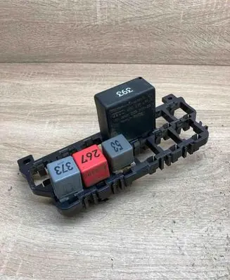 Volkswagen PASSAT B5 Fuse module 8D0937503E