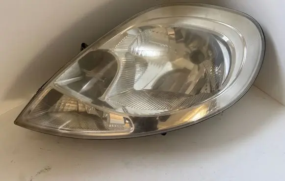 Opel Vivaro Headlight/headlamp 8200701354 89313970 93859829