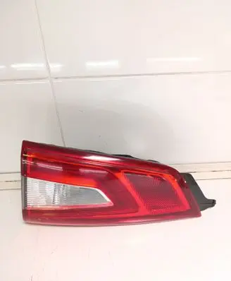Nissan Qashqai Tailgate rear/tail lights 265504EA5A 265504EA5B
