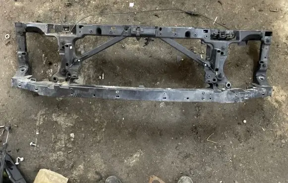 Land Rover Range Rover Sport L320 Radiator support slam panel DIU500010