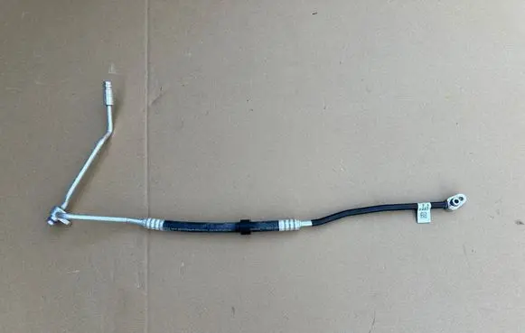 Audi A5 Air conditioning (A/C) pipe/hose 8W2820720D