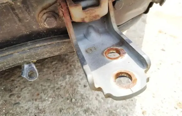 Honda Legend III KA9 Front door upper hinge