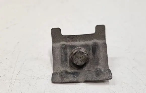 Volkswagen PASSAT B6 Battery bracket 