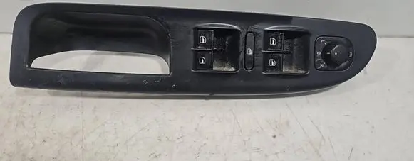 Volkswagen PASSAT B6 Electric window control switch 3C1867171