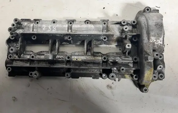 Mercedes-Benz Sprinter W906 Rocker cam cover a6420101230