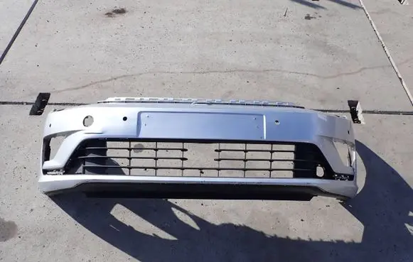 Volkswagen Golf VII Front bumper