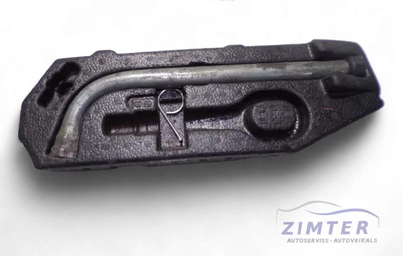 Volkswagen Caddy Tool set 2K0012113E