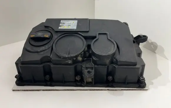 Volkswagen Touran I Rocker cam cover 03G103469M