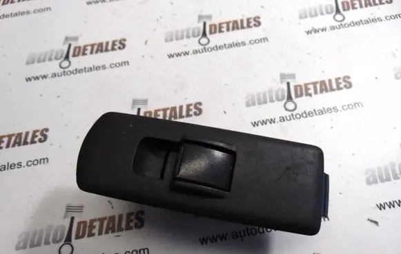 Mitsubishi Colt Electric window control switch MR587944