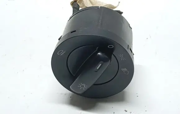 Volkswagen Golf V Light switch