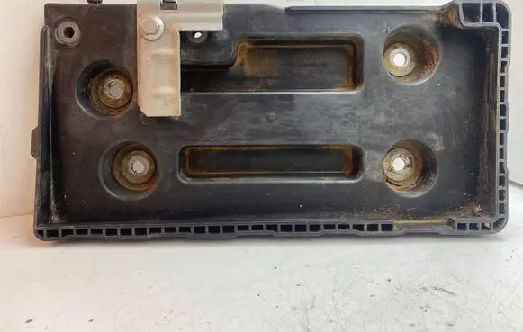 Volkswagen PASSAT B8 Battery tray 3Q0804869