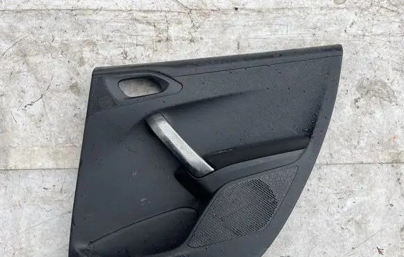 Peugeot 2008 I Coupe rear side trim panel 96763549ZD