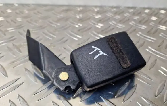 Audi TT Mk1 Rear seatbelt buckle 8N885773901C