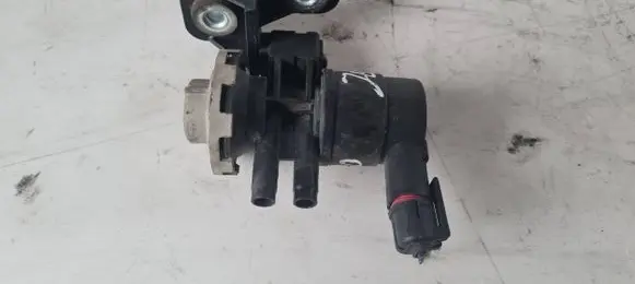 Jeep Grand Cherokee (WJ) Turbo solenoid valve 52128550AA