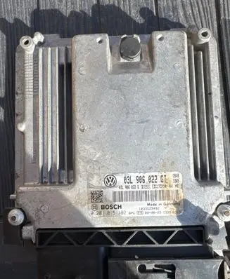 Volkswagen Tiguan Engine control unit/module 03L906022GT 03L906022G 0281015192