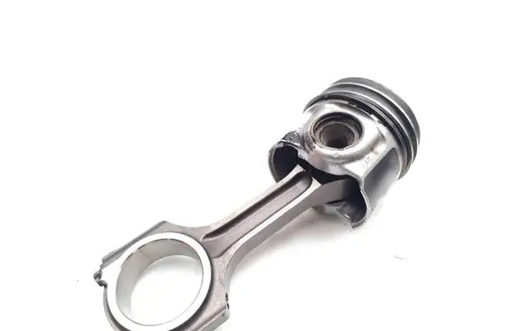 Ford Focus ST Piston with connecting rod YLF6