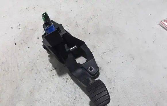Clutch pedal