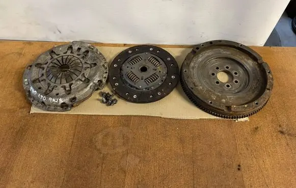 Volvo S40, V40 Clutch set kit 021103 322026910 6119B