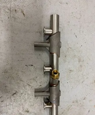 Audi Q7 4M Fuel main line pipe 06E130090AJ