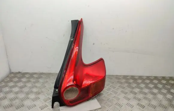 Nissan Juke I F15 Rear/tail lights