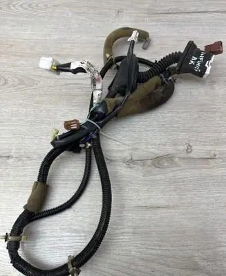 Infiniti FX Rear door wiring loom 