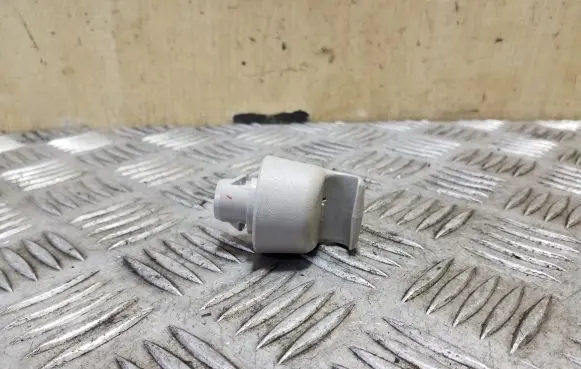 Nissan X-Trail T32 Sun visor clip/hook/bracket 