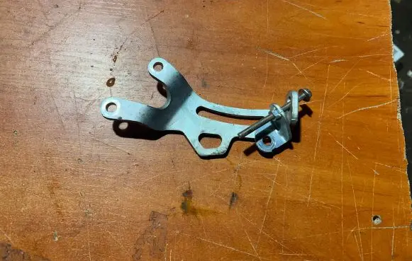 Suzuki Splash Alternator belt tensioner 
