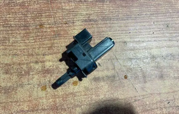 Ford Fiesta Clutch pedal sensor 4M5T7C534AA