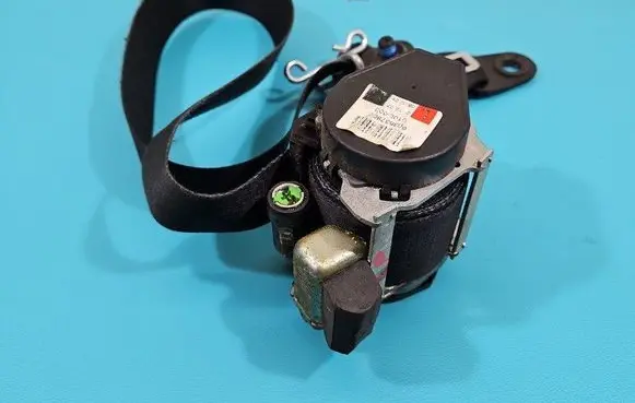 Ford Mondeo MK IV Front seatbelt 606637800 IMPRK1479686