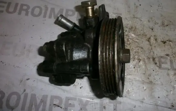 Nissan Almera Power steering pump 57033340
