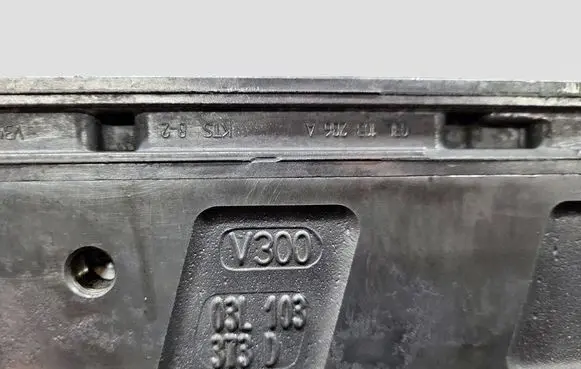 Volkswagen Crafter Engine head 03L103373D