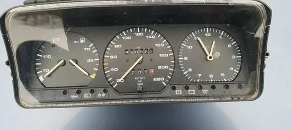Volkswagen PASSAT B3 Speedometer (instrument cluster) 357919033ac