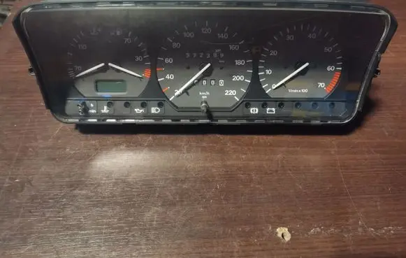 Volkswagen PASSAT B4 Speedometer (instrument cluster) 3A0919033 6160593001