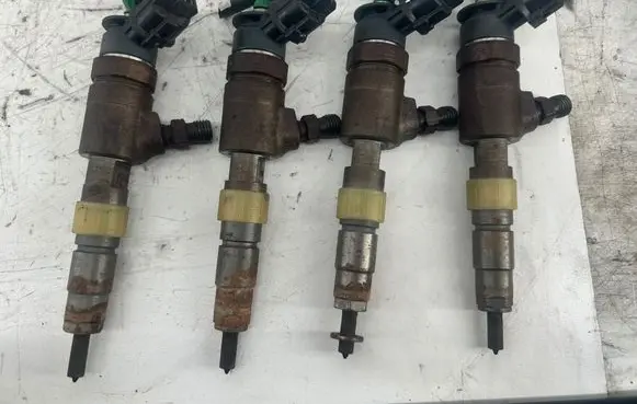 Peugeot 308 Fuel injectors set 0445110340 870692