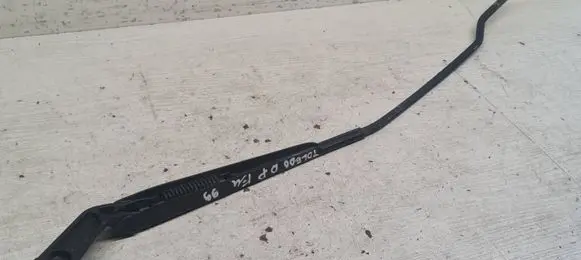 Front wiper blade arm