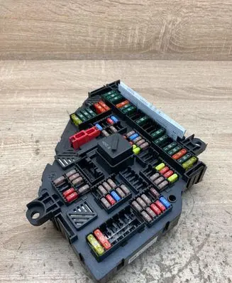 BMW 5 F10 F11 Fuse module 9252812 1670498