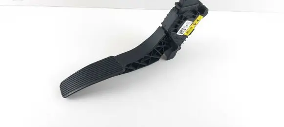 Chrysler Pacifica Accelerator throttle pedal 04581677AB 04581677