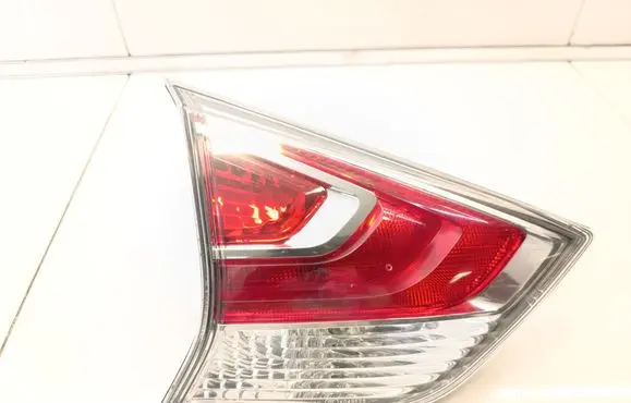 Nissan X-Trail T32 Tailgate rear/tail lights