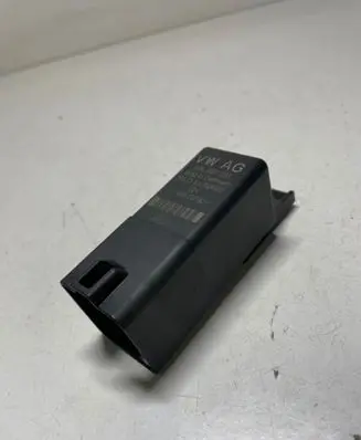 Skoda Fabia Mk2 (5J) Glow plug pre-heat relay 04L907281 51299026