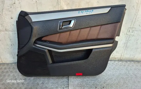 Mercedes-Benz E W212 Front door card panel trim JC1697352 A2127270248 1697426