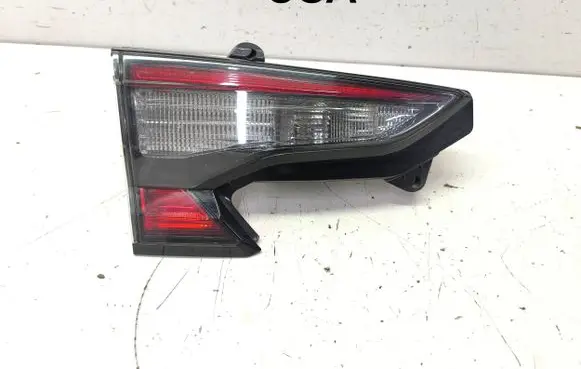 Subaru Outback (BT) Tailgate rear/tail lights 84251AN05A W4716